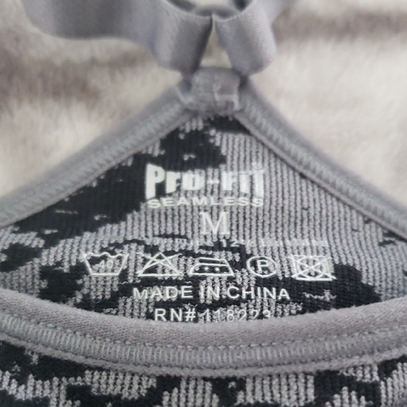 Gray Women's Seamless Sports Bra - Picture 1 of 4